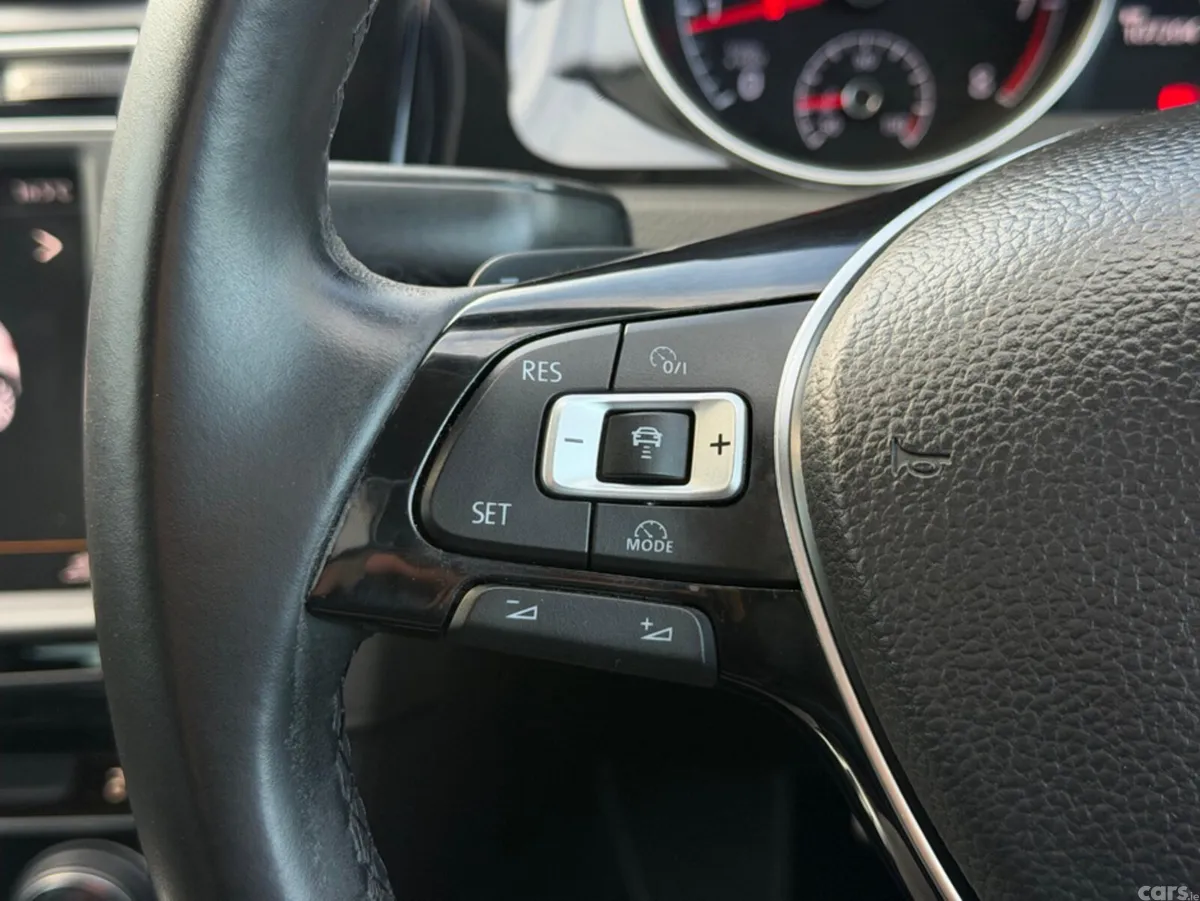 Volkswagen Golf Hatchback, Petrol, 2015, Silver