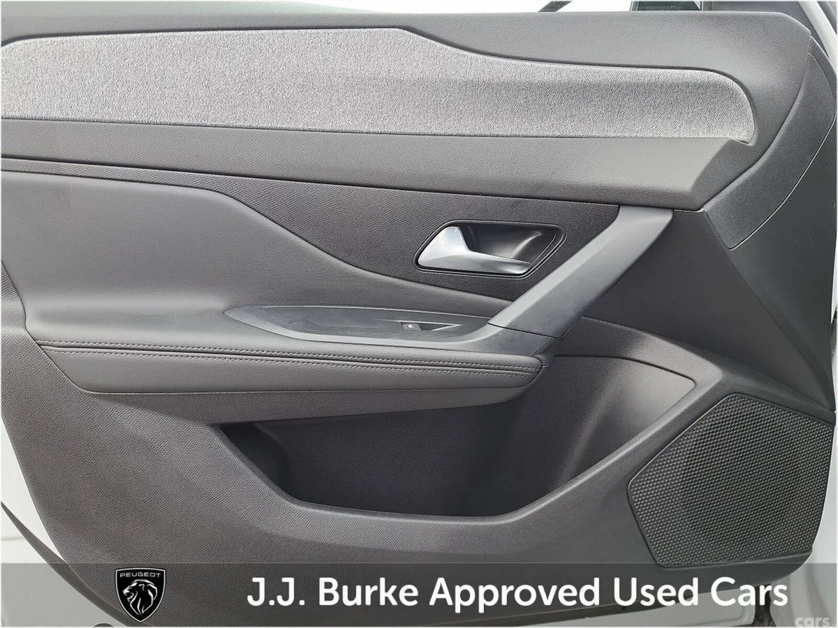 Peugeot 408 Hatchback, Petrol, 2026, White