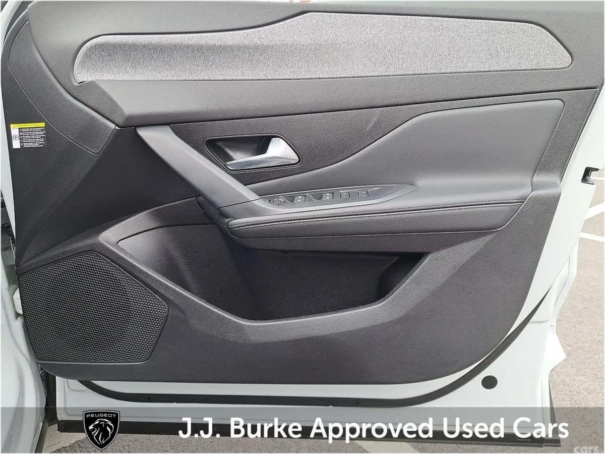 Peugeot 408 Hatchback, Petrol, 2026, White