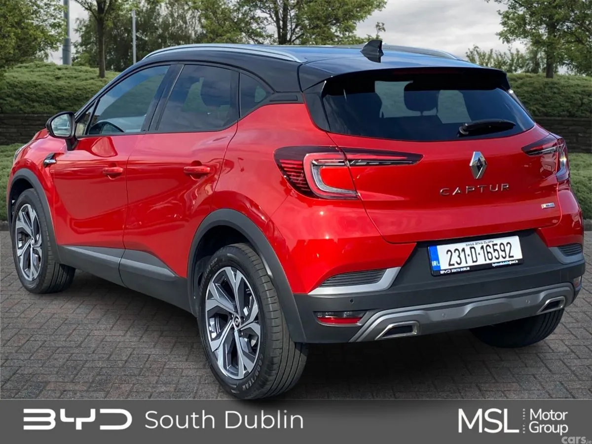 Renault Captur Hatchback, Petrol, 2023, Red