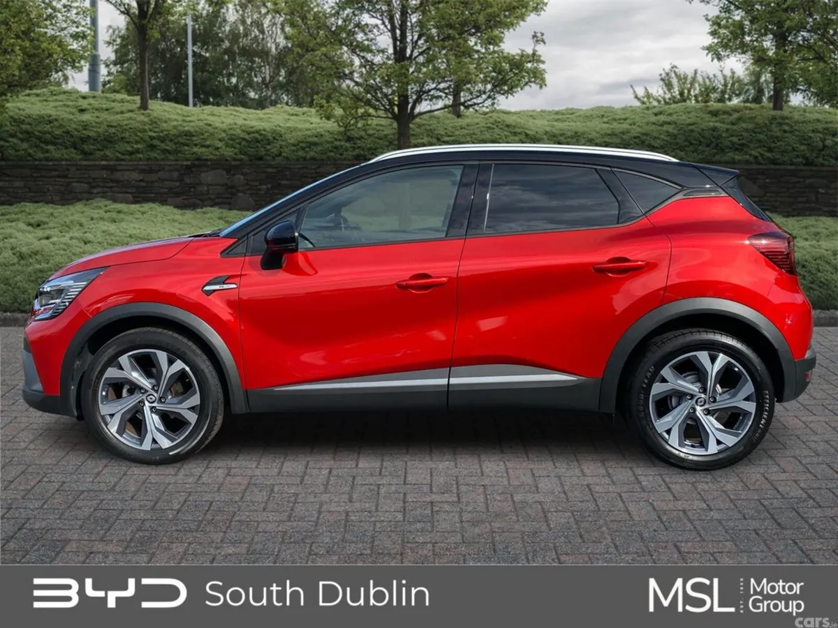 Renault Captur Hatchback, Petrol, 2023, Red