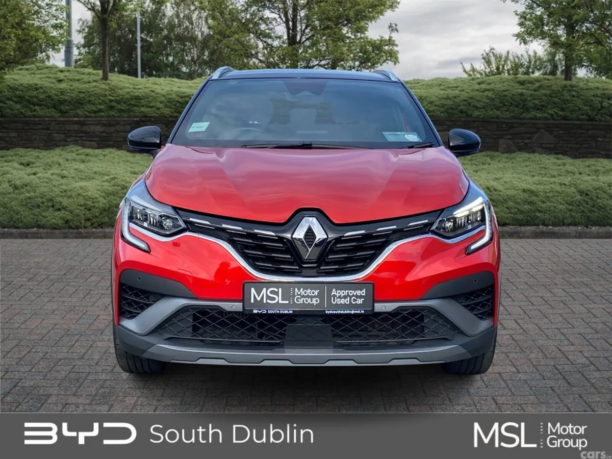 Renault Captur Hatchback, Petrol, 2023, Red