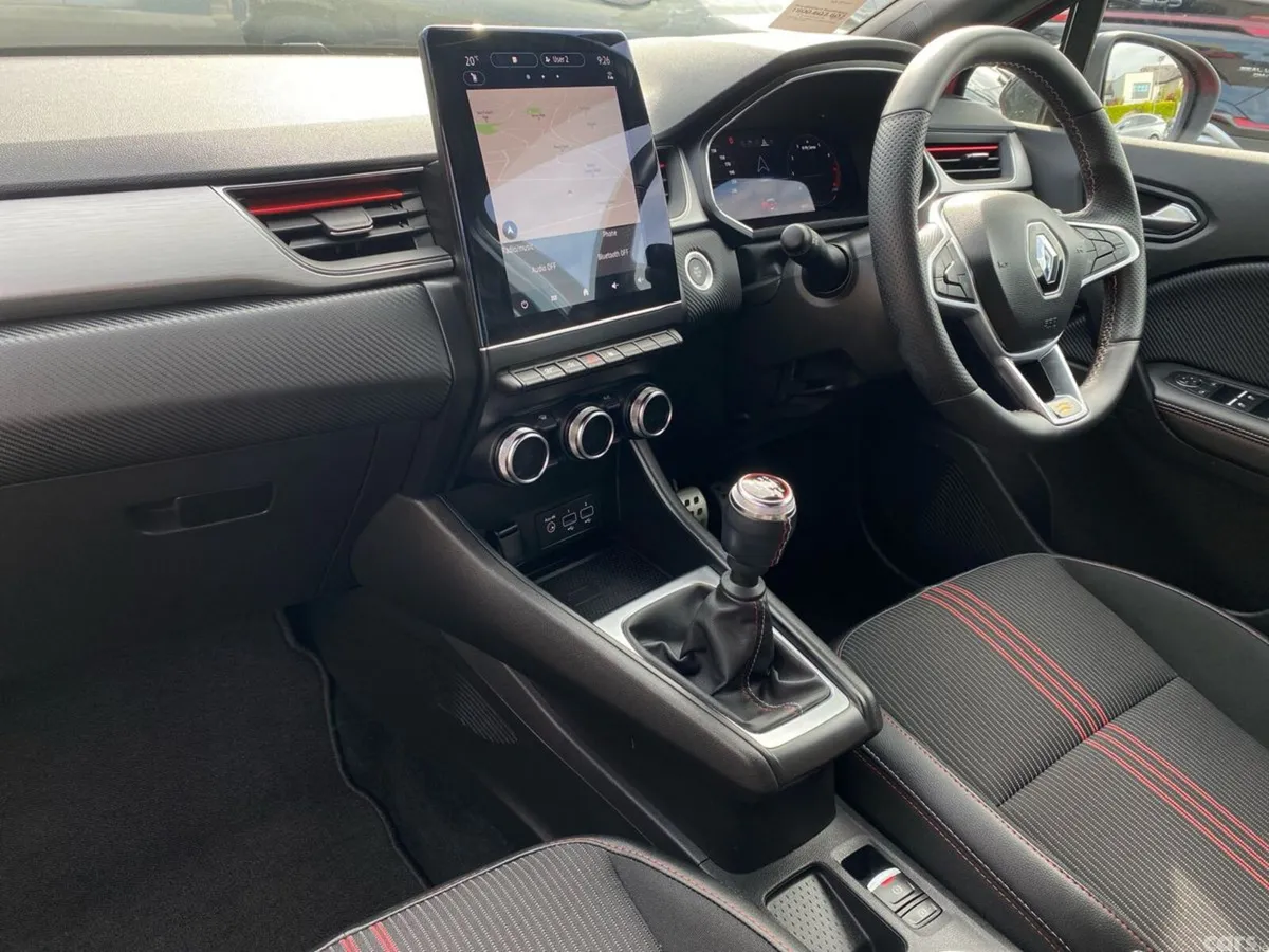 Renault Captur Hatchback, Petrol, 2023, Red