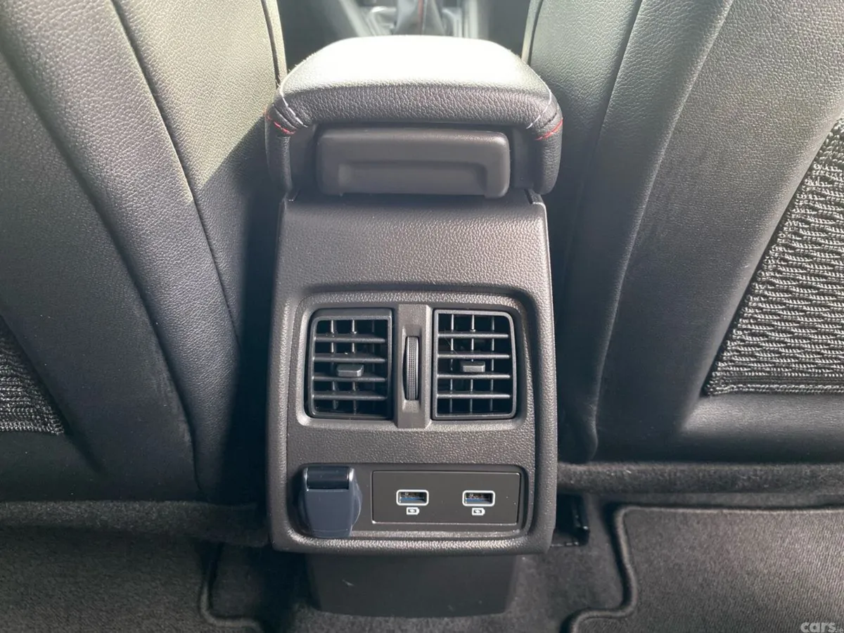 Renault Captur Hatchback, Petrol, 2023, Red