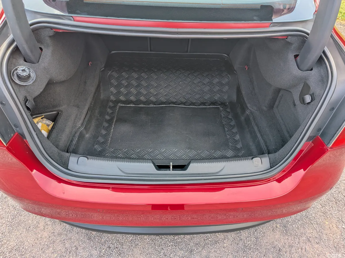 Jaguar XE Saloon, Diesel, 2015, Red