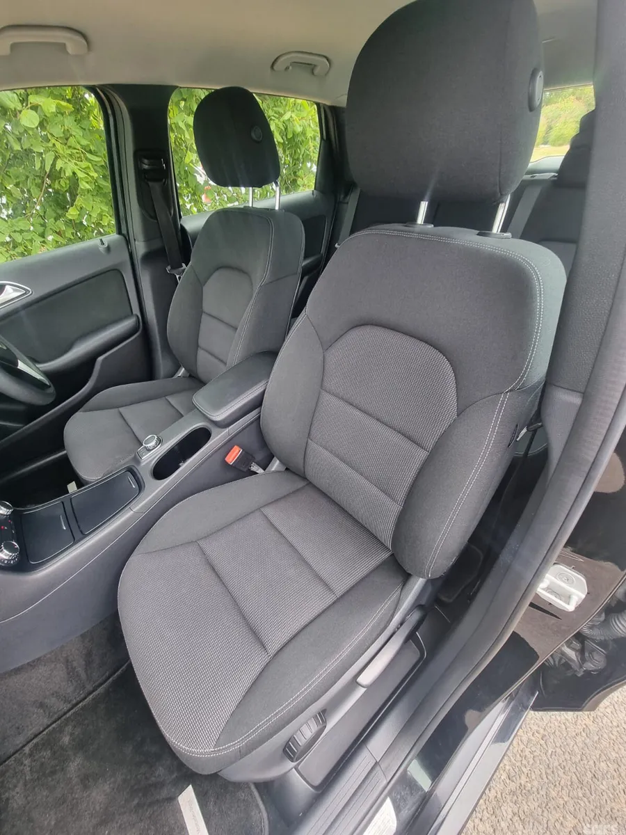 Mercedes-Benz B-Class MPV, Petrol, 2014, Black