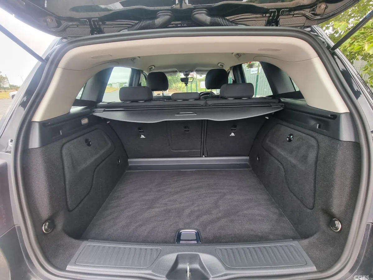 Mercedes-Benz B-Class MPV, Petrol, 2014, Black