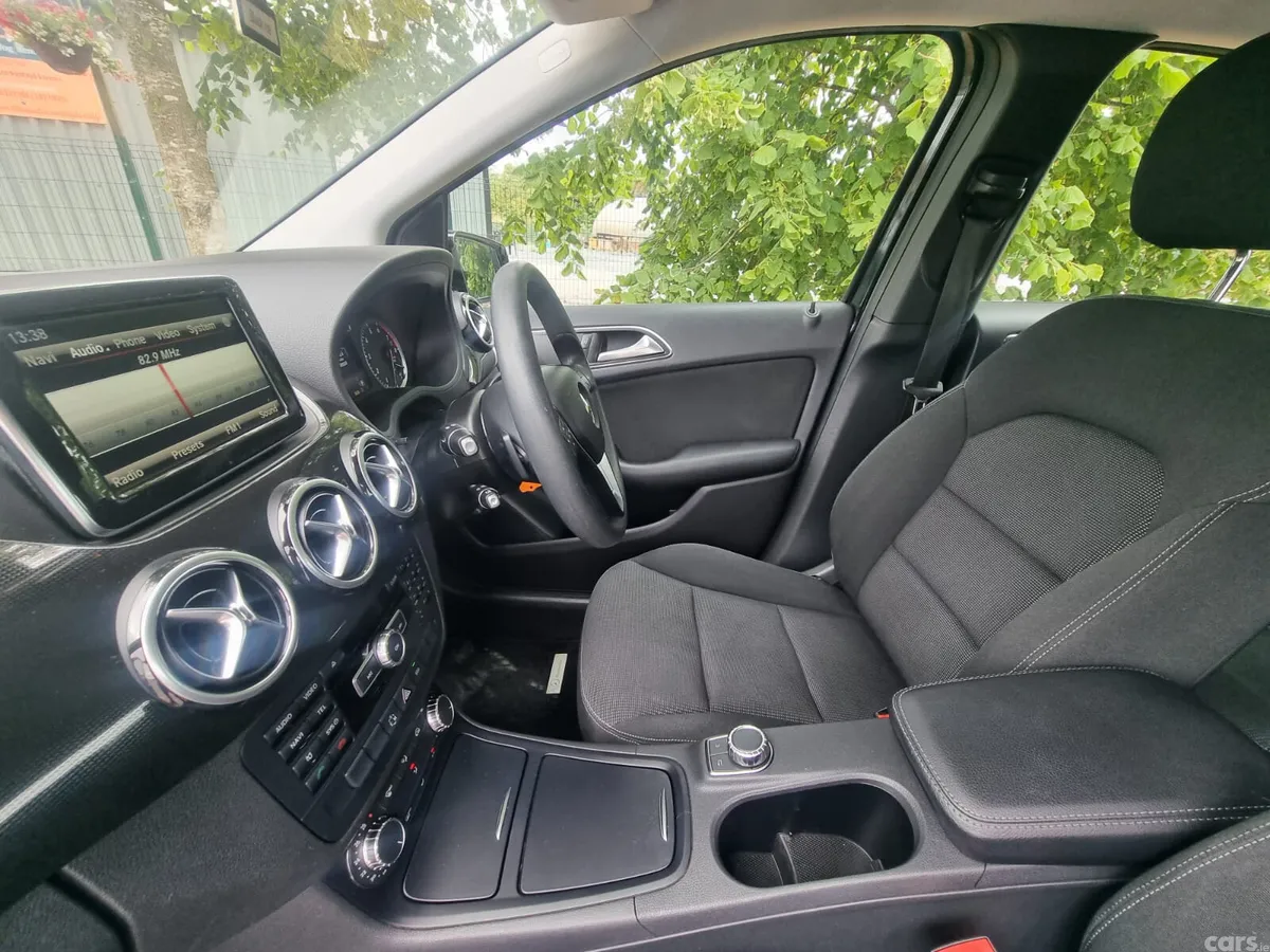 Mercedes-Benz B-Class MPV, Petrol, 2014, Black
