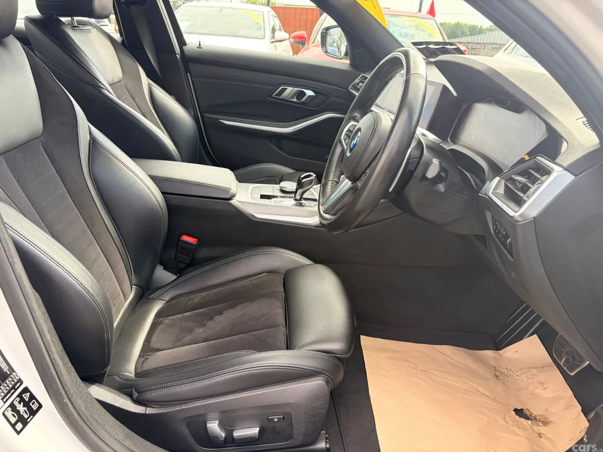 BMW 3-Series Saloon, Diesel, 2019, White