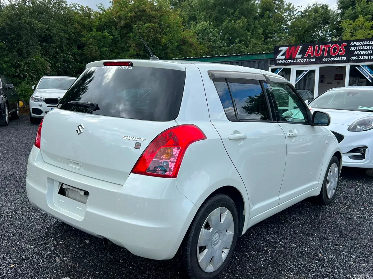Suzuki Swift Hatchback, Petrol, 2010, White