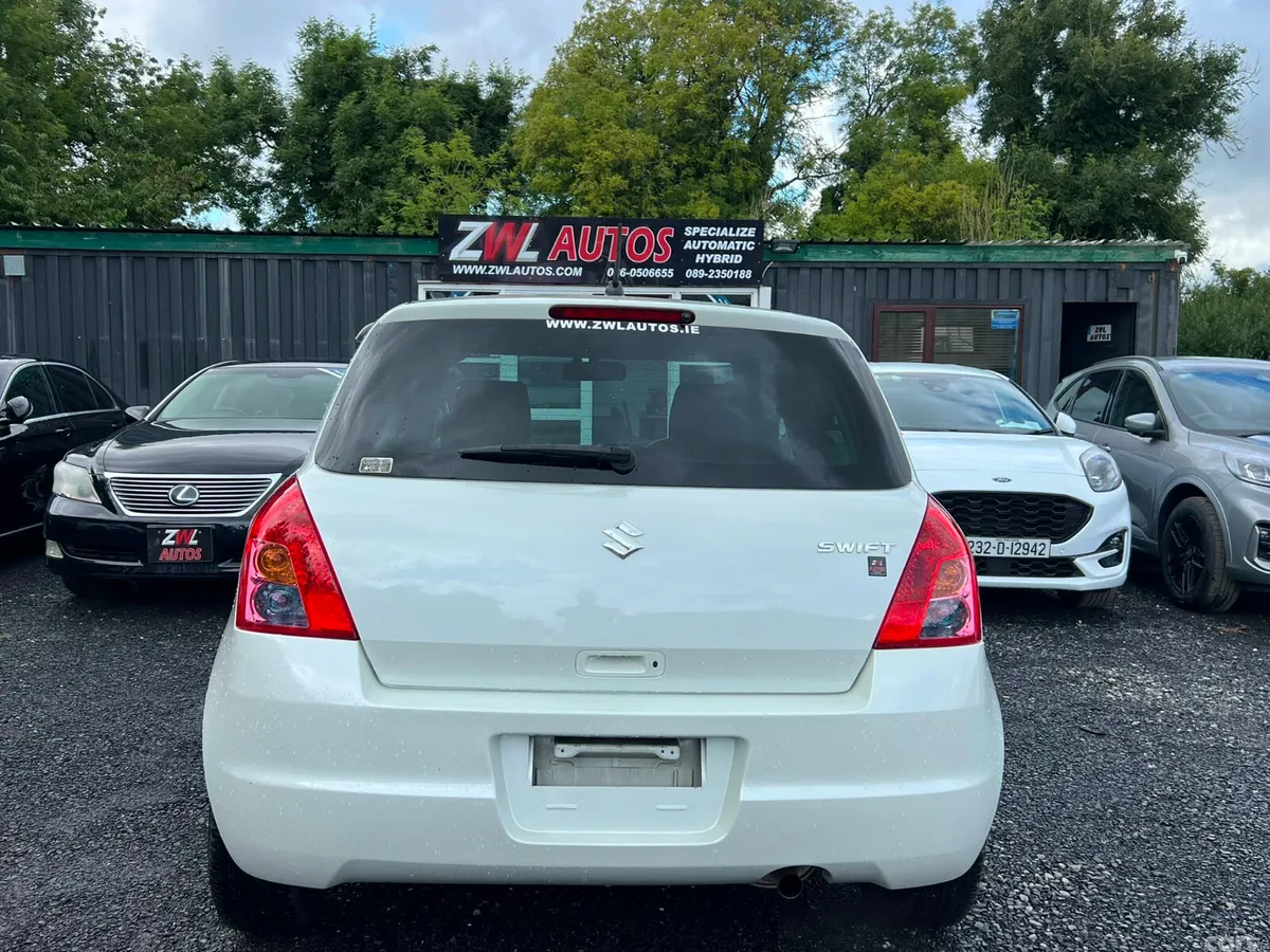 Suzuki Swift Hatchback, Petrol, 2010, White