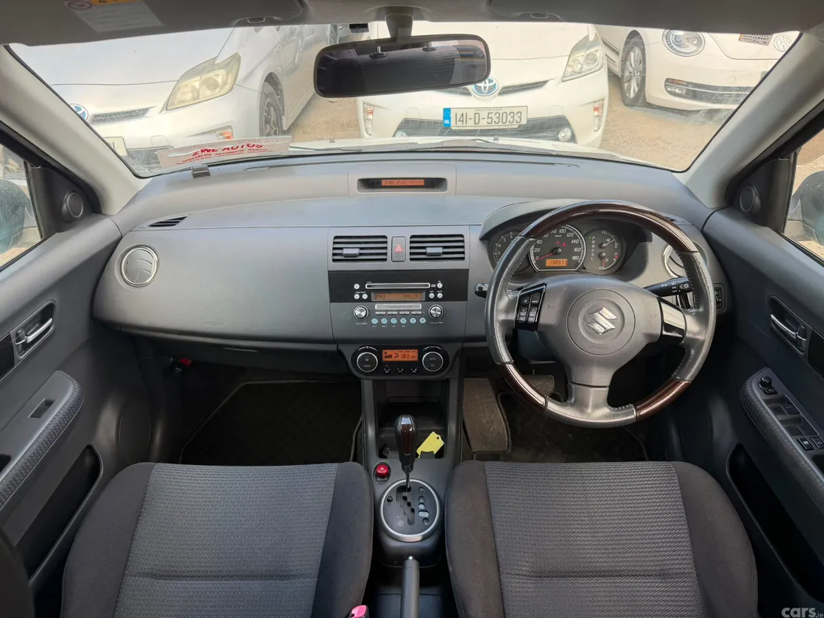 Suzuki Swift Hatchback, Petrol, 2010, White