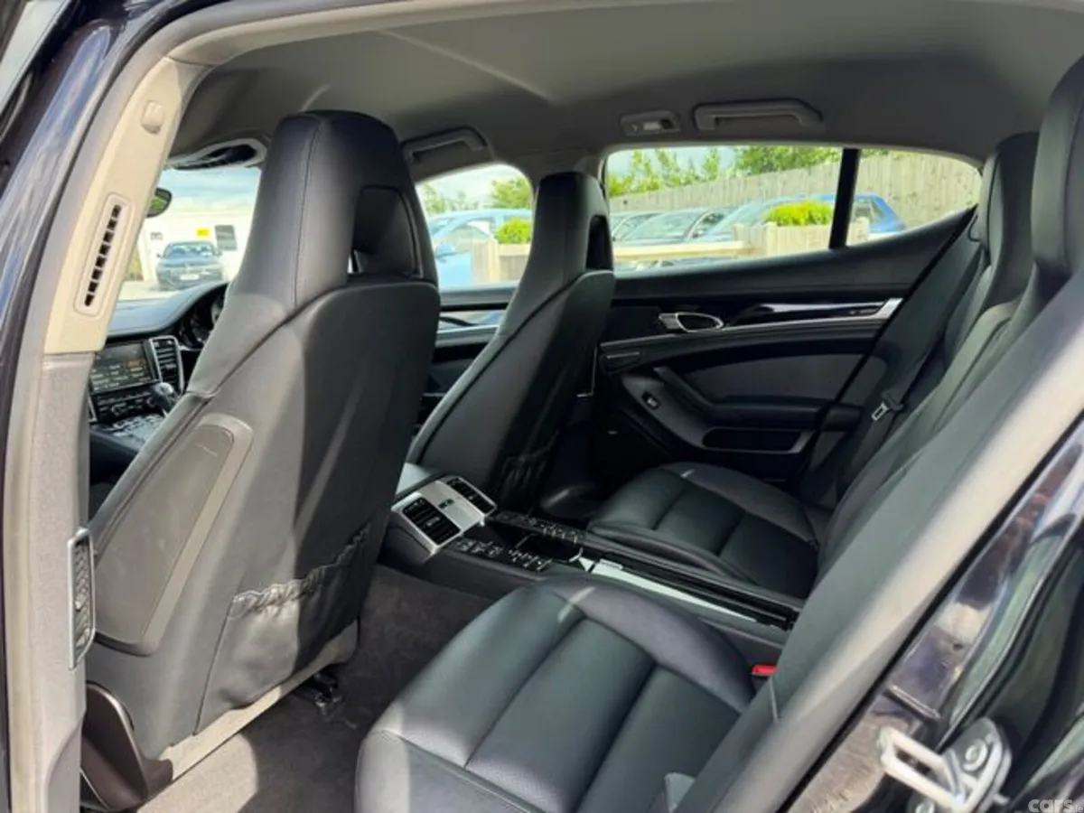 Porsche Panamera Hatchback, Petrol Plug-in Hybrid, 2015, Black