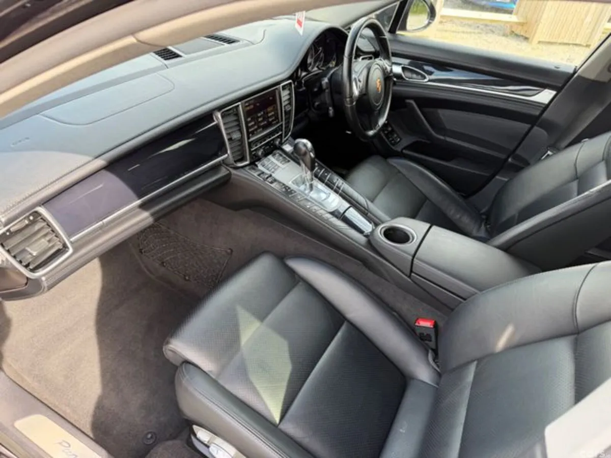 Porsche Panamera Hatchback, Petrol Plug-in Hybrid, 2015, Black