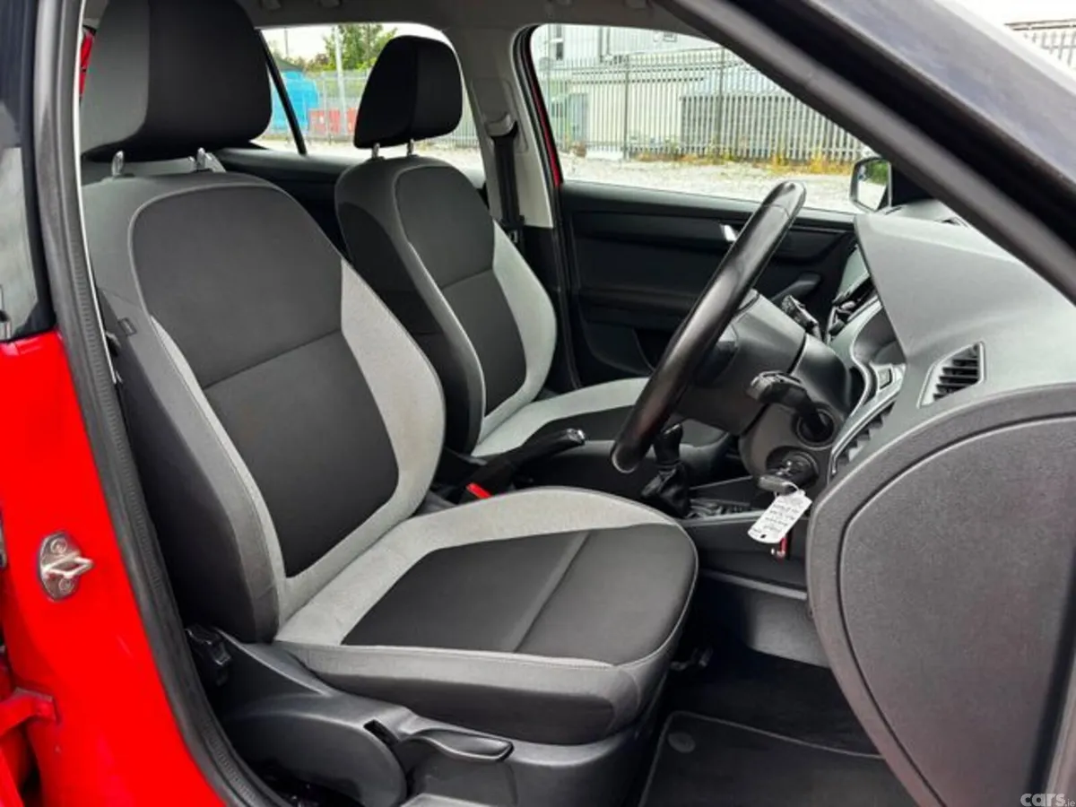 Skoda Fabia Hatchback, Petrol, 2017, Red