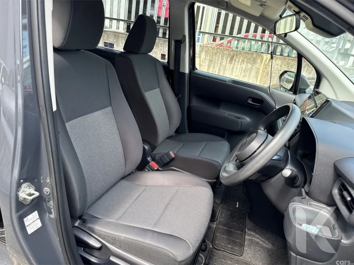 Toyota Sienta MPV, Petrol Hybrid, 2023, Grey
