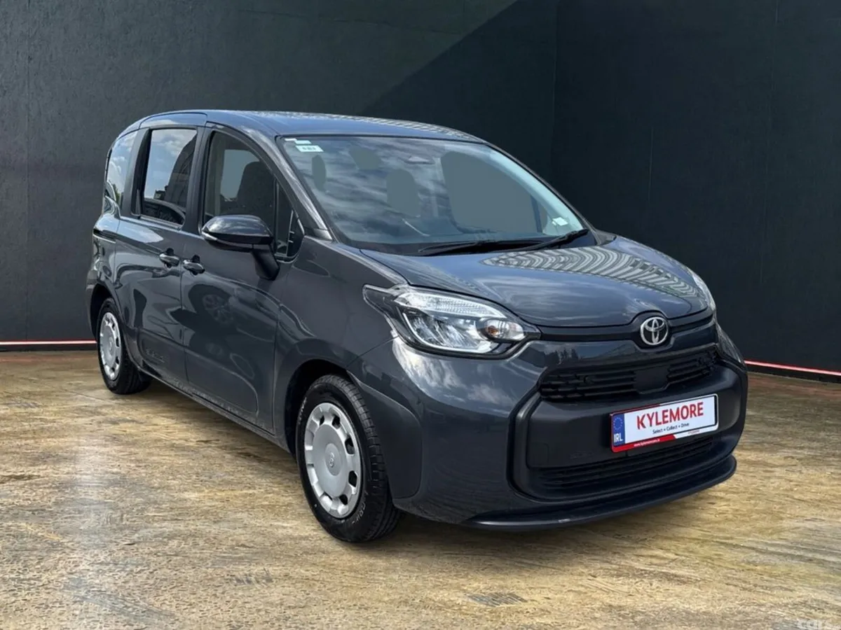 Toyota Sienta MPV, Petrol Hybrid, 2023, Grey