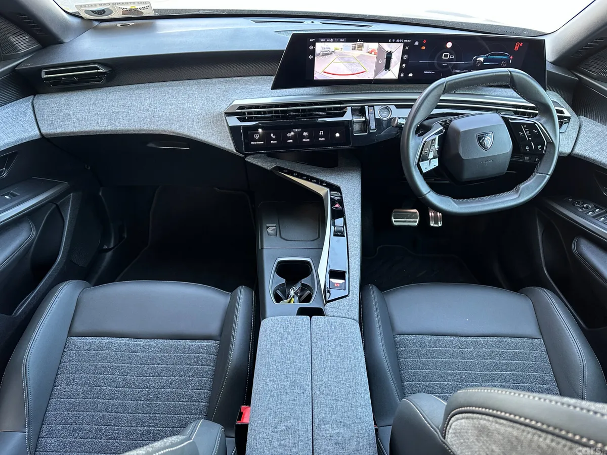 Peugeot 3008 MPV, Petrol, 2025, Grey