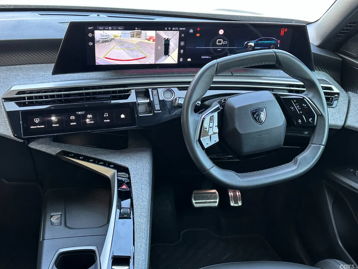 Peugeot 3008 MPV, Petrol, 2025, Grey