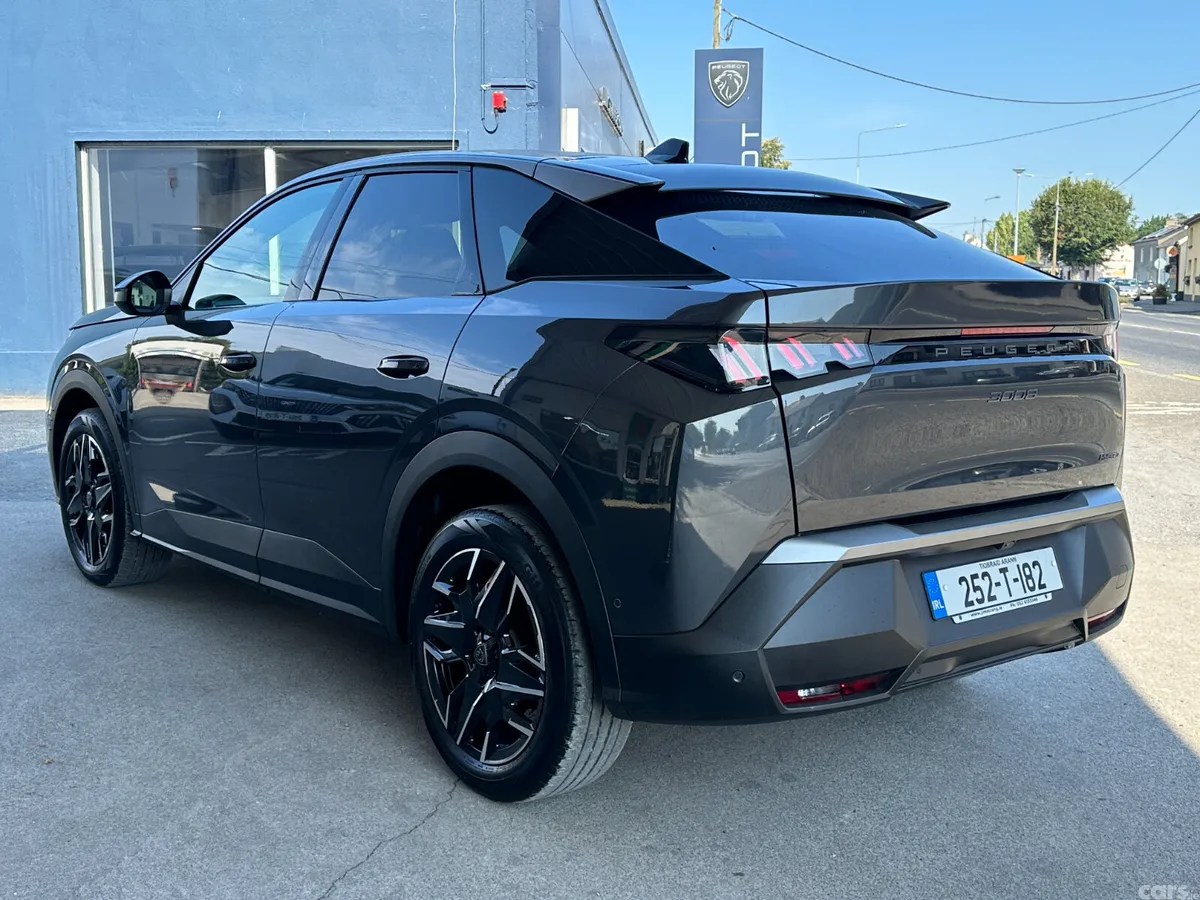 Peugeot 3008 MPV, Petrol, 2025, Grey