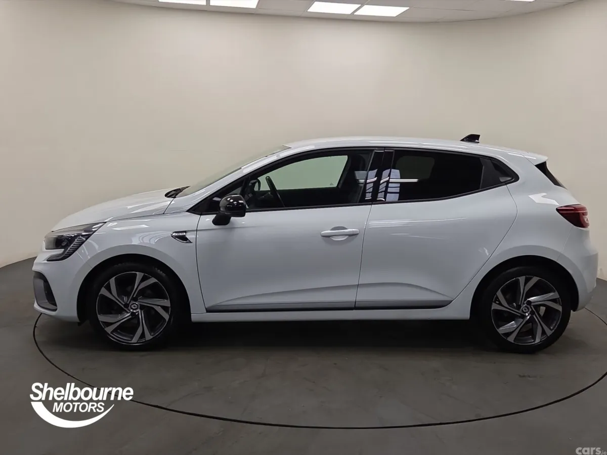 Renault Clio Hatchback, Petrol, 2023, White