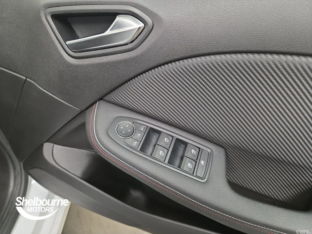 Renault Clio Hatchback, Petrol, 2023, White