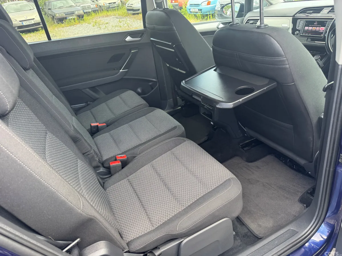 Volkswagen Touran MPV, Diesel, 2016, Blue