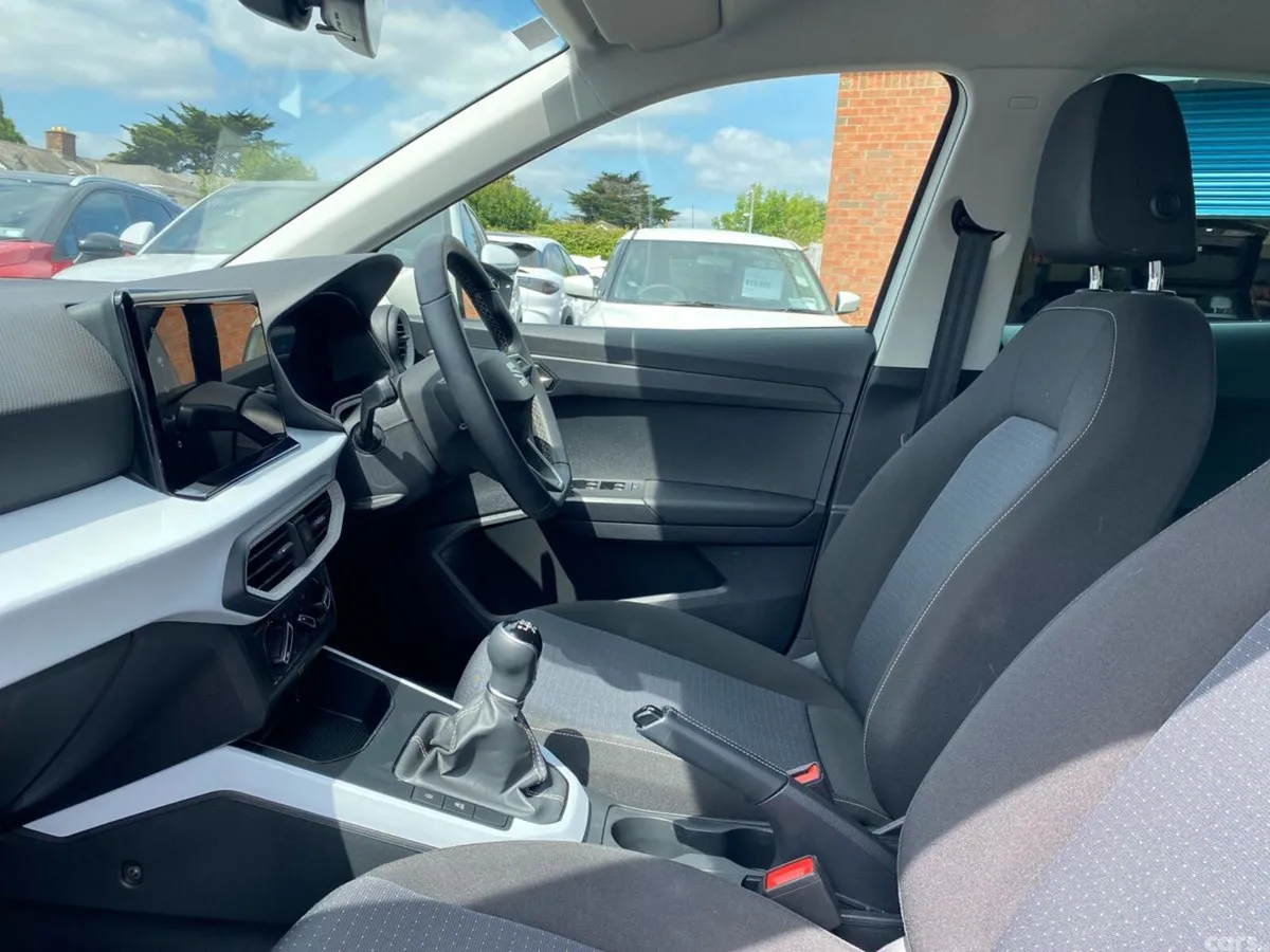 SEAT Arona SUV, Petrol, 2024, White