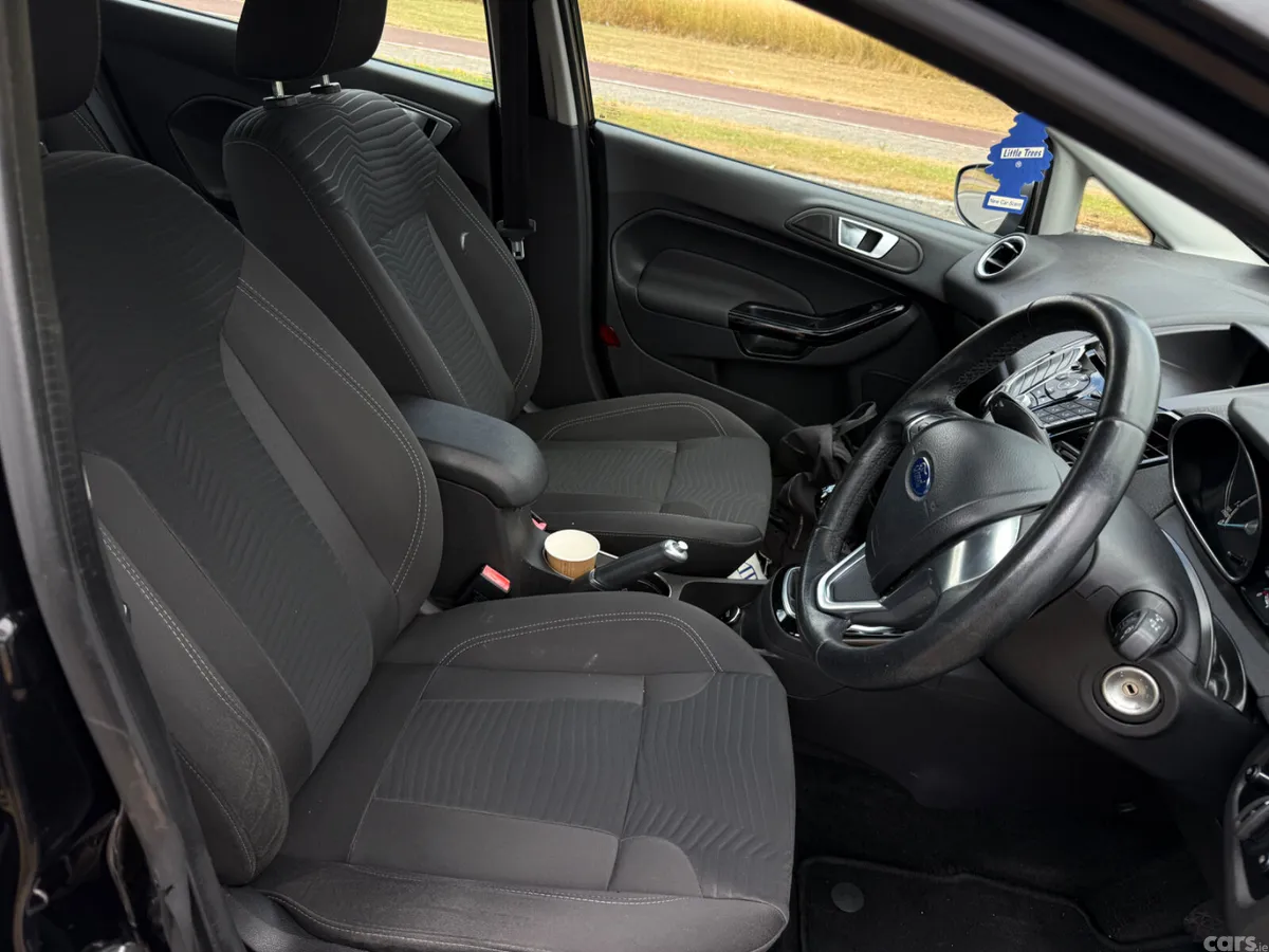 Ford Fiesta Hatchback, Petrol, 2015, Black