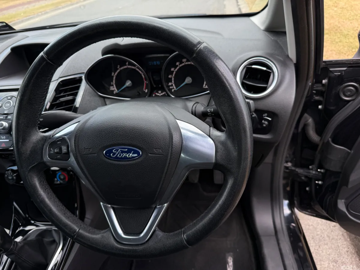 Ford Fiesta Hatchback, Petrol, 2015, Black