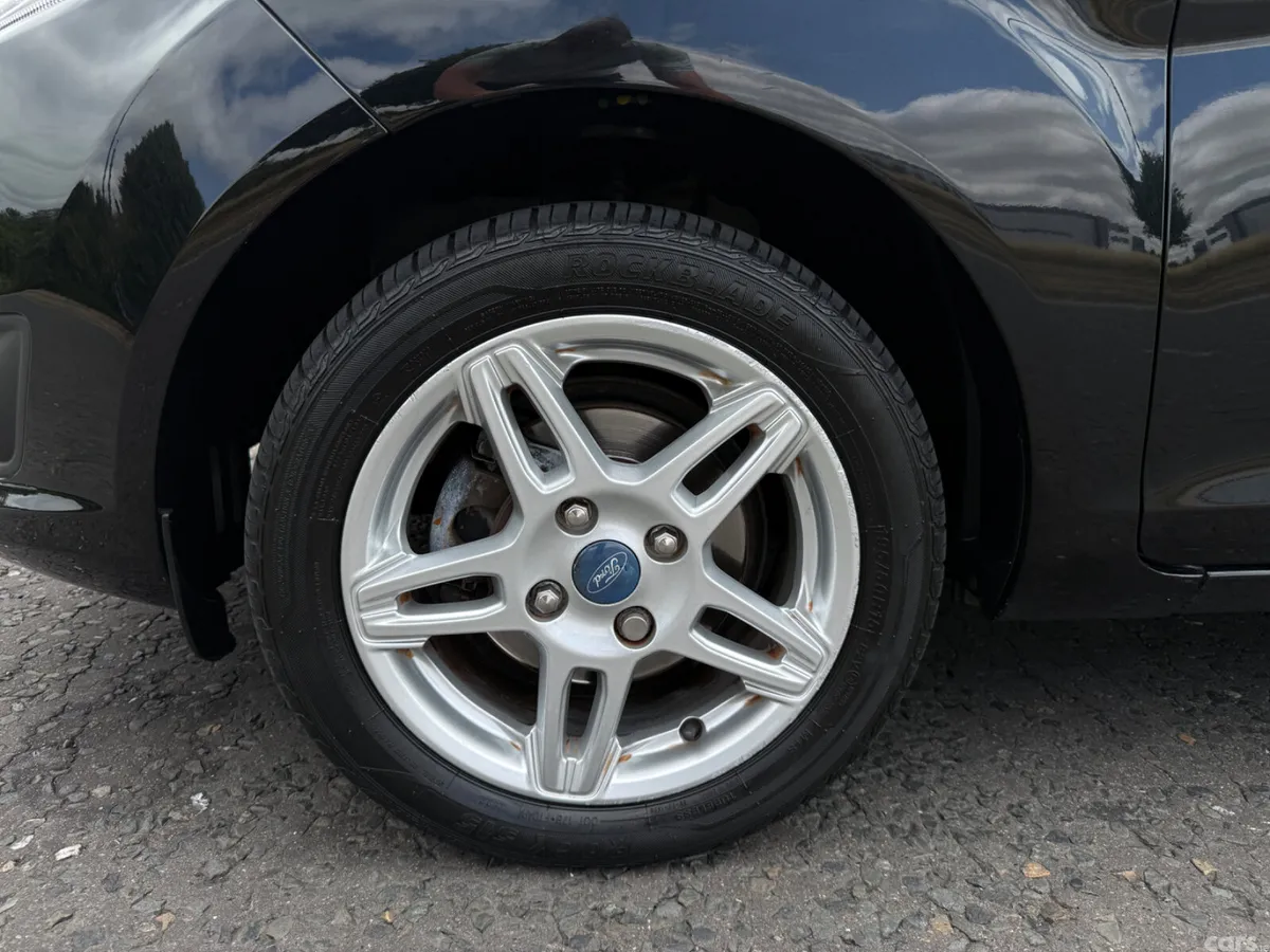 Ford Fiesta Hatchback, Petrol, 2015, Black