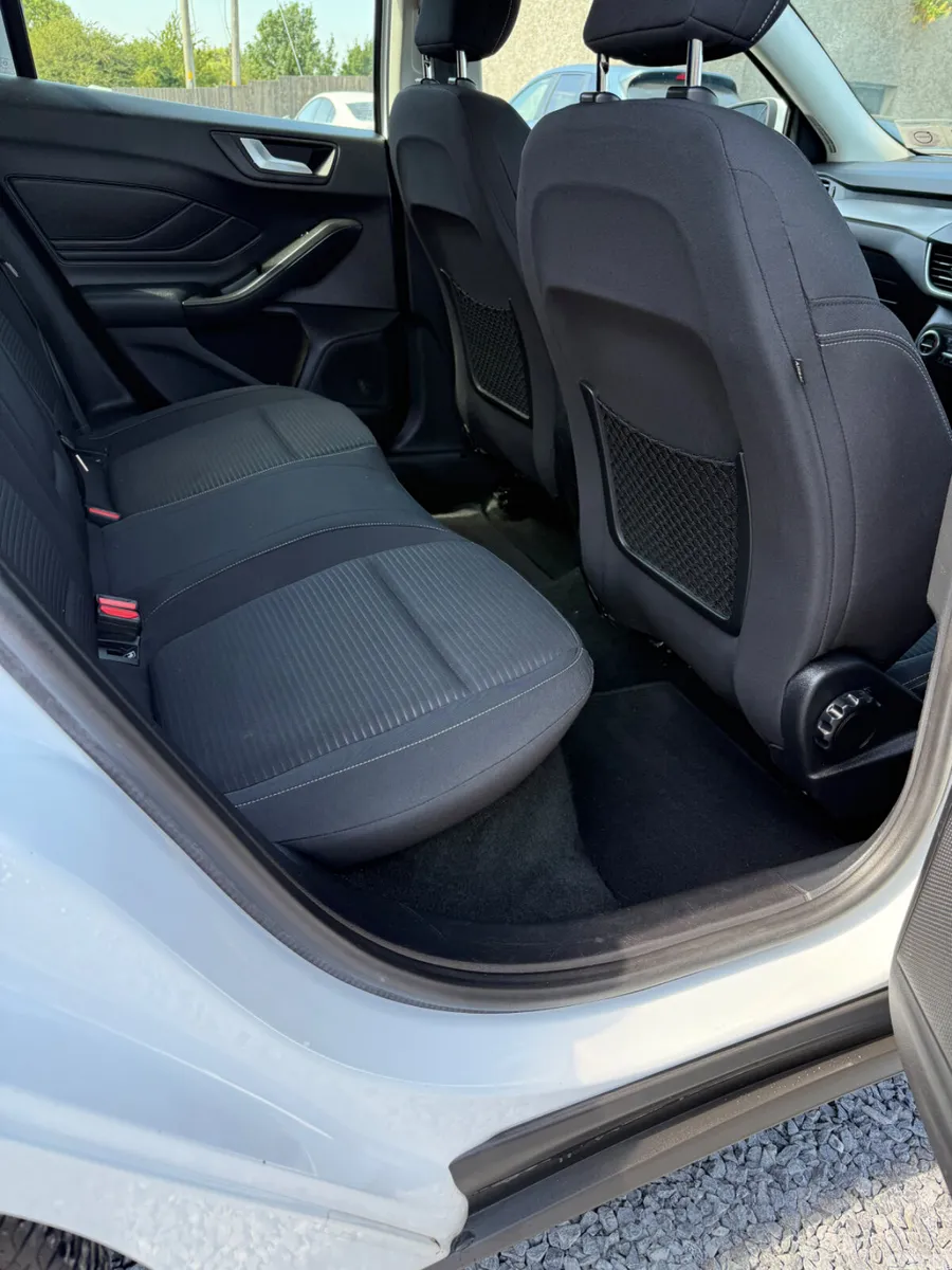 Ford Focus Hatchback, Petrol, 2020, White
