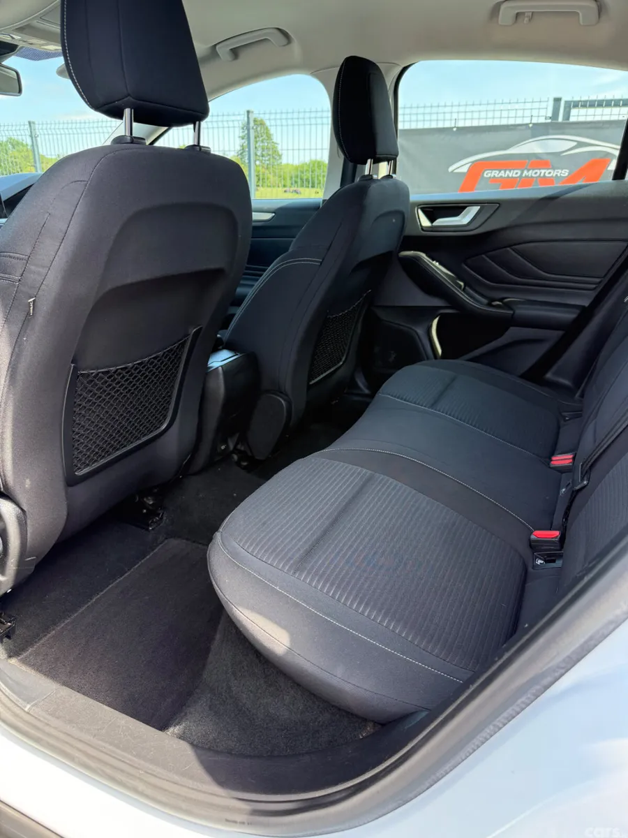 Ford Focus Hatchback, Petrol, 2020, White