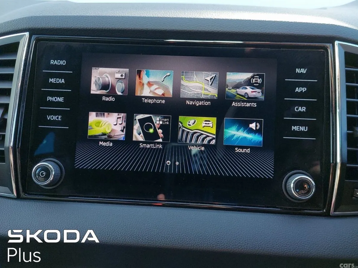 Skoda Karoq SUV, Diesel, 2023, Grey