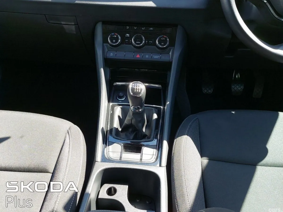 Skoda Karoq SUV, Diesel, 2023, Blue