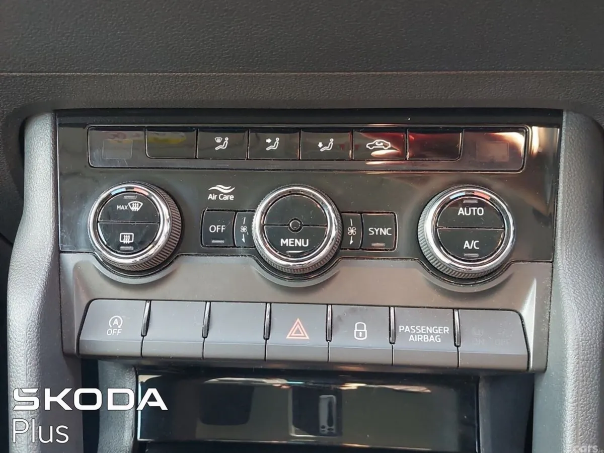 Skoda Karoq SUV, Diesel, 2023, Grey