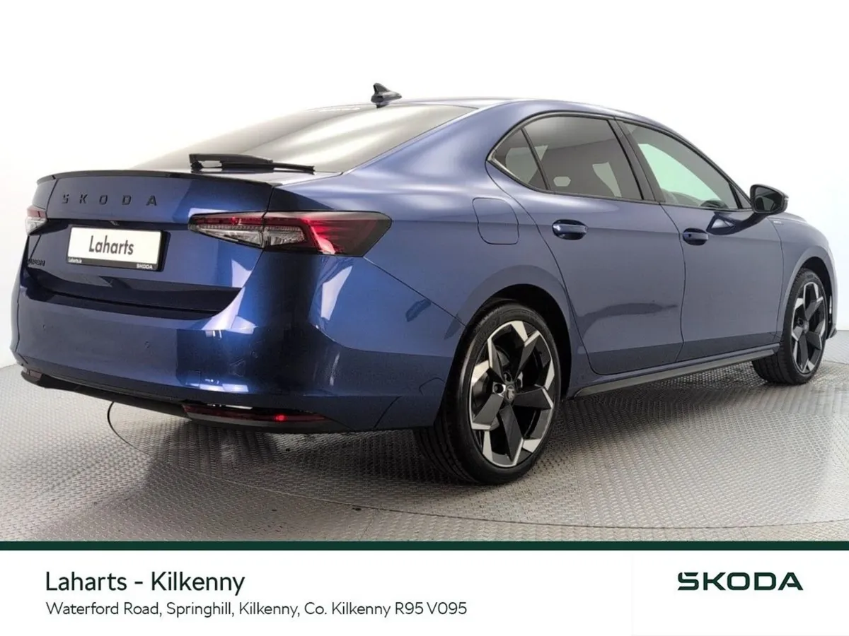 Skoda Superb Saloon, Diesel, 2026, Blue