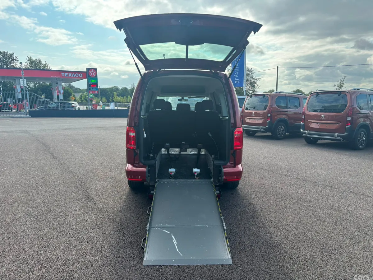 Volkswagen Caddy MPV, Diesel, 2021, Red