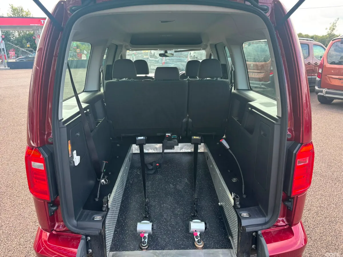 Volkswagen Caddy MPV, Diesel, 2021, Red