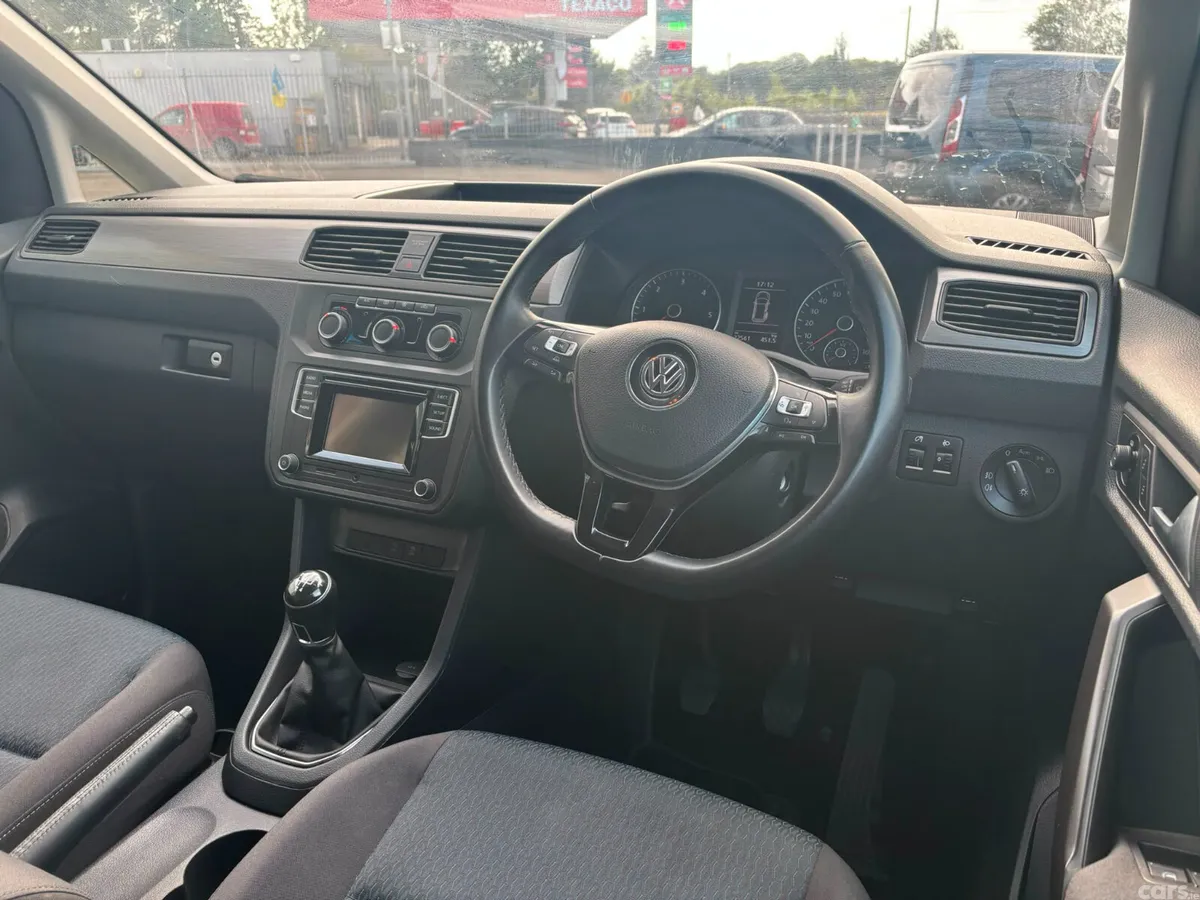 Volkswagen Caddy MPV, Diesel, 2021, Red