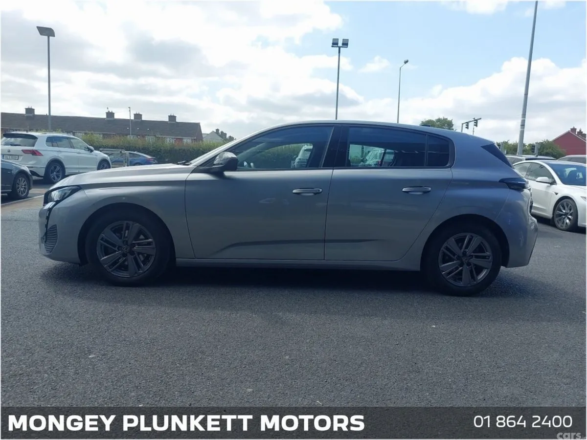 Peugeot 308 Hatchback, Petrol, 2022, Grey