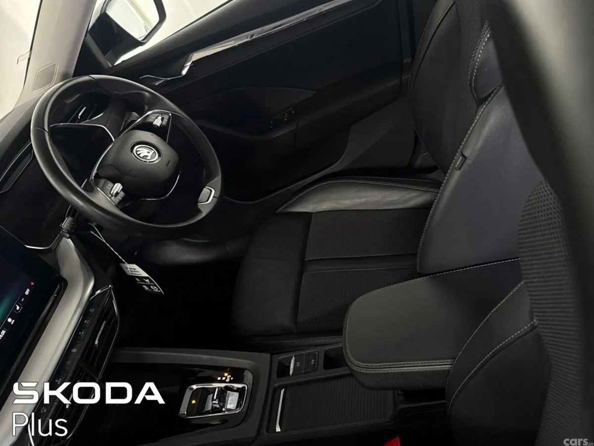 Skoda Octavia Saloon, Diesel, 2023, Blue