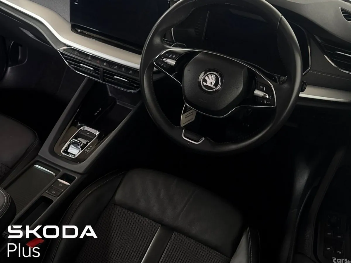 Skoda Octavia Saloon, Diesel, 2023, Blue