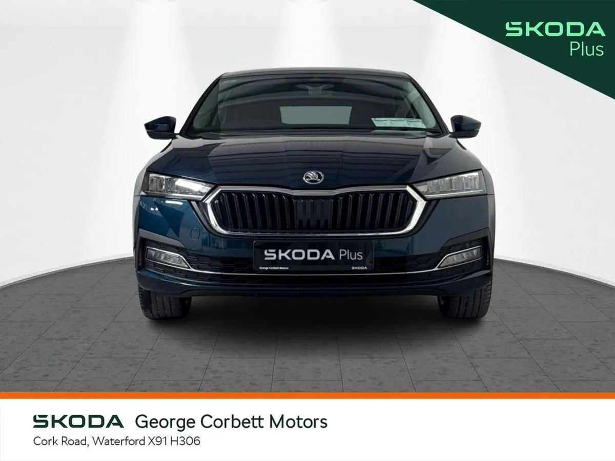 Skoda Octavia Saloon, Diesel, 2023, Blue