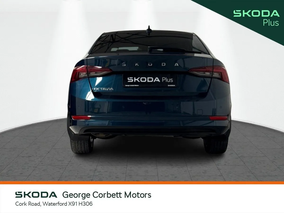 Skoda Octavia Saloon, Diesel, 2023, Blue