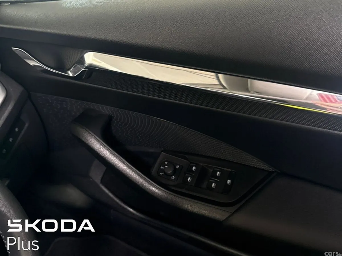 Skoda Octavia Saloon, Diesel, 2023, Blue