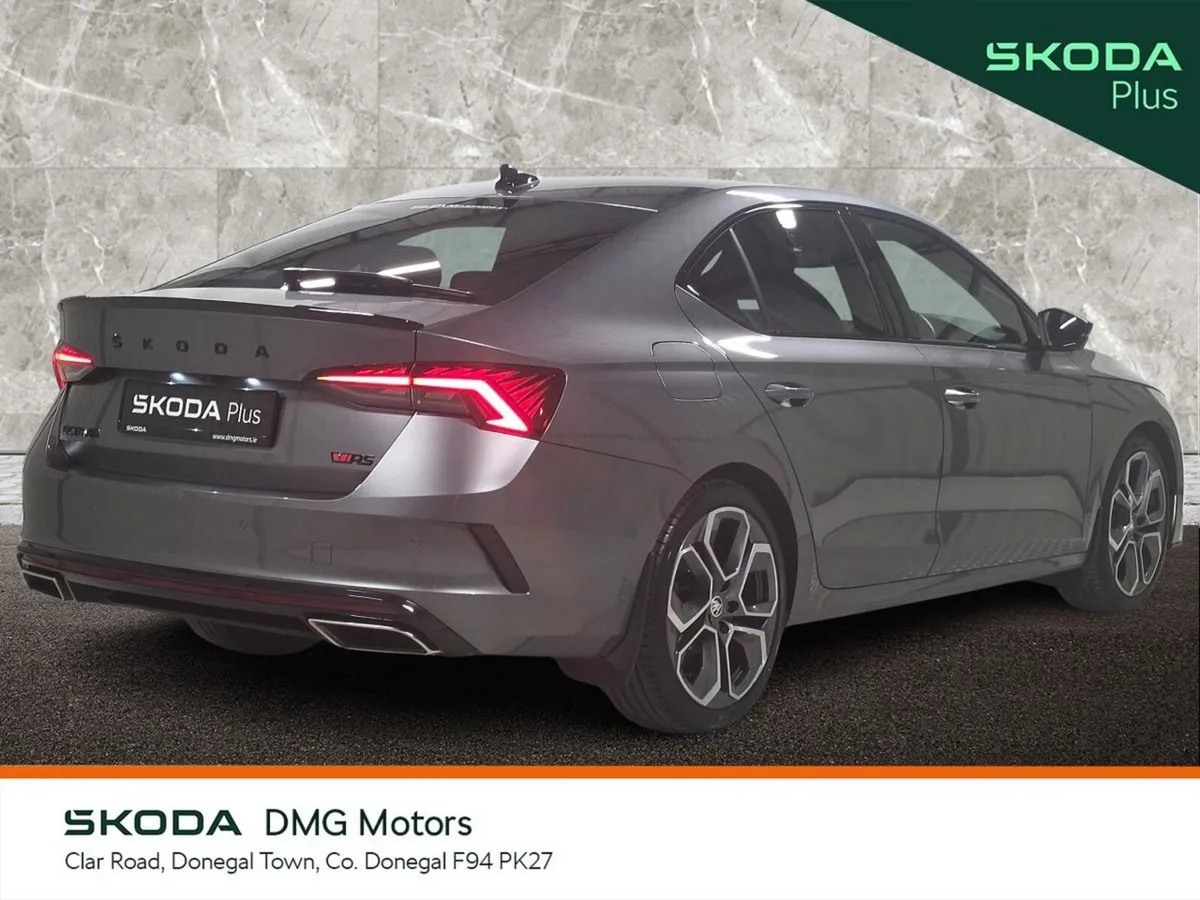 Skoda Octavia Saloon, Diesel, 2024, Grey
