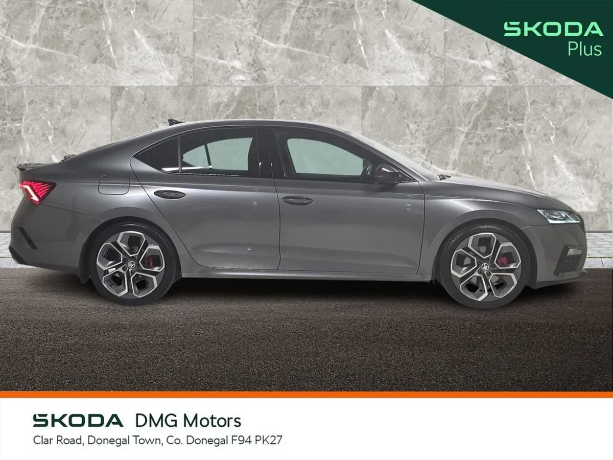 Skoda Octavia Saloon, Diesel, 2024, Grey