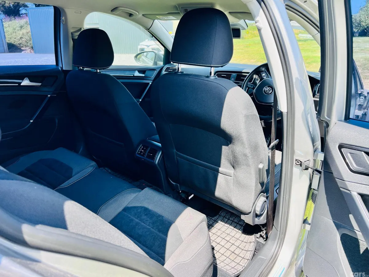 Volkswagen Golf Hatchback, Petrol, 2014, Gold