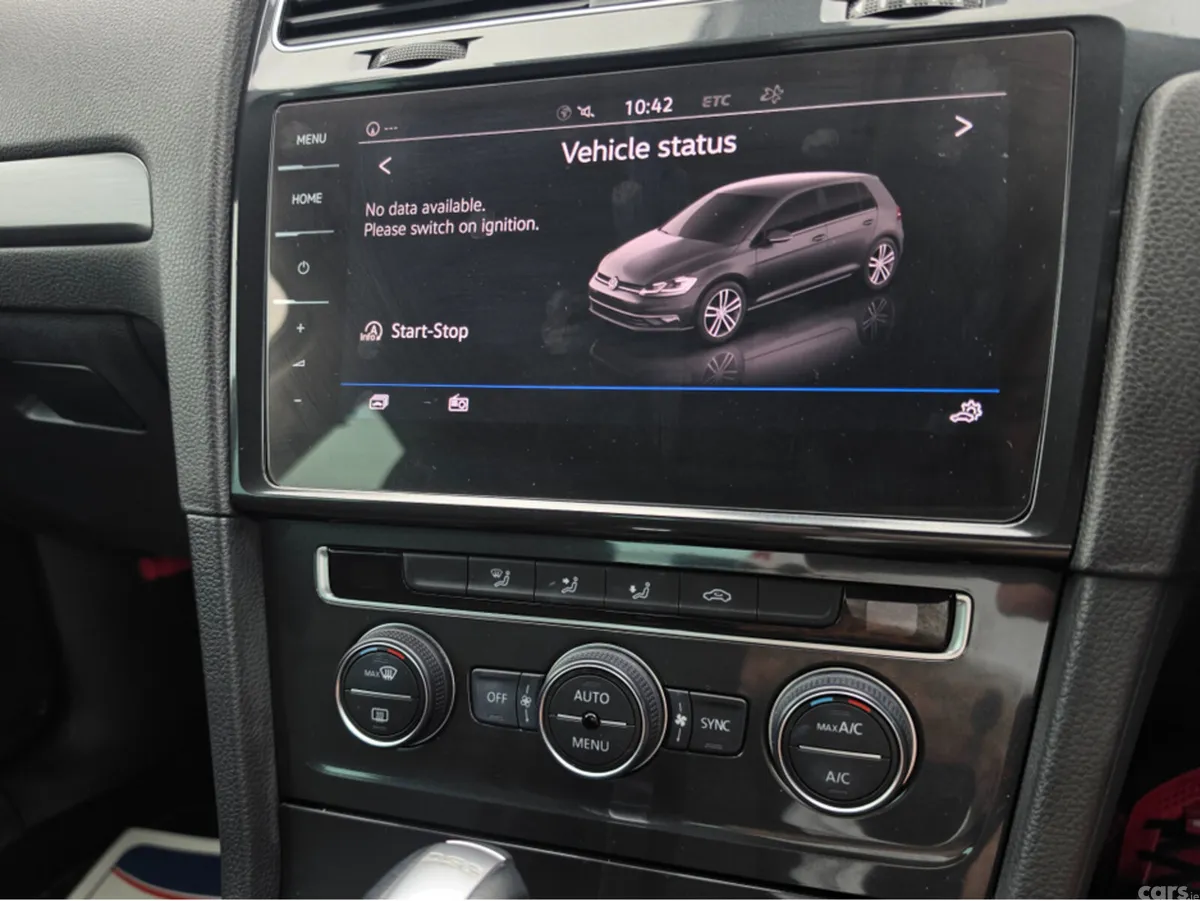 Volkswagen Golf Hatchback, Petrol, 2018, White